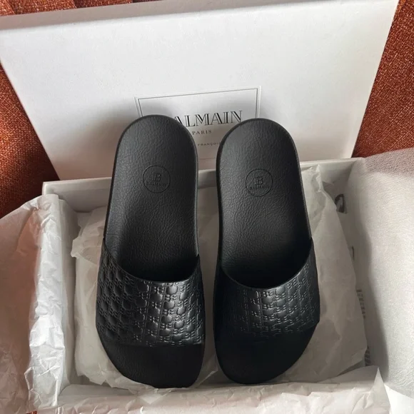 Balmain Slides (RUNS SMALL) - Picture 2 of 5